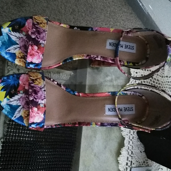 Brand new Steve Madden heels - Picture 1 of 3